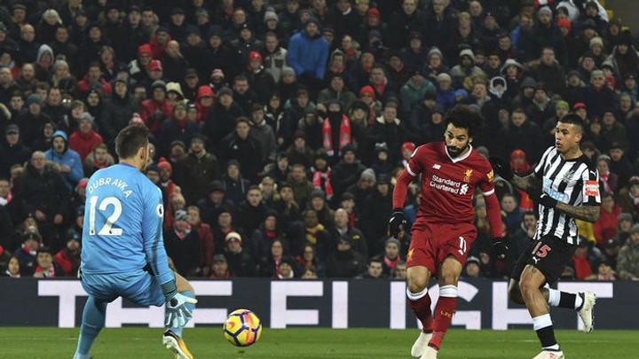 Liverpool nad ich sily. Newcastle prvýkrát s Dúbravkom prehral